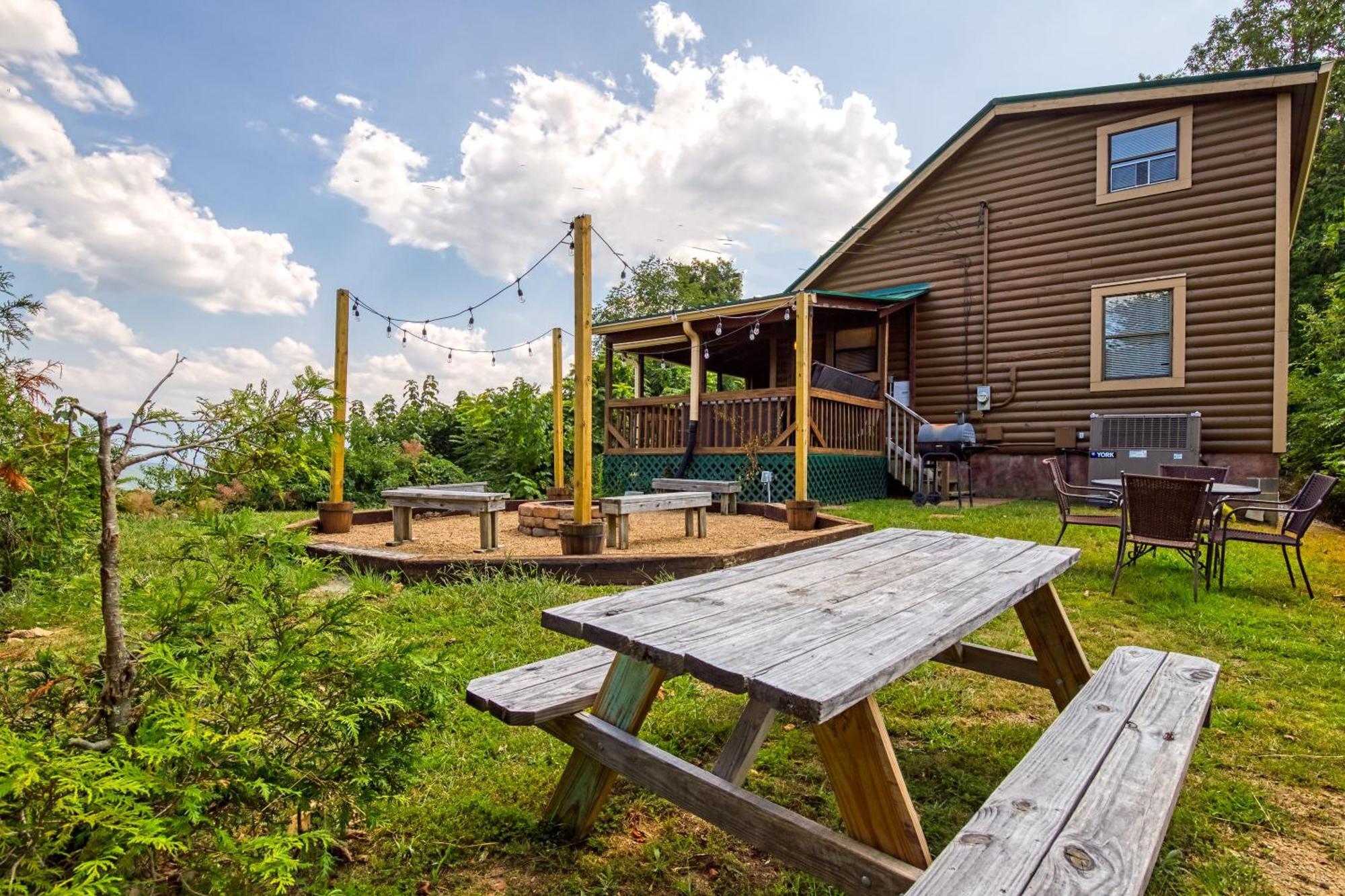Breathtaking View, Hot Tub, 1089 Of Free Attraction Tickets For Each Paid Day, Dollywood And More! Sevierville Exterior foto
